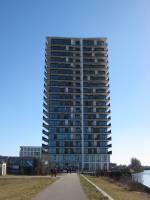   &raquo; Click to zoom ->